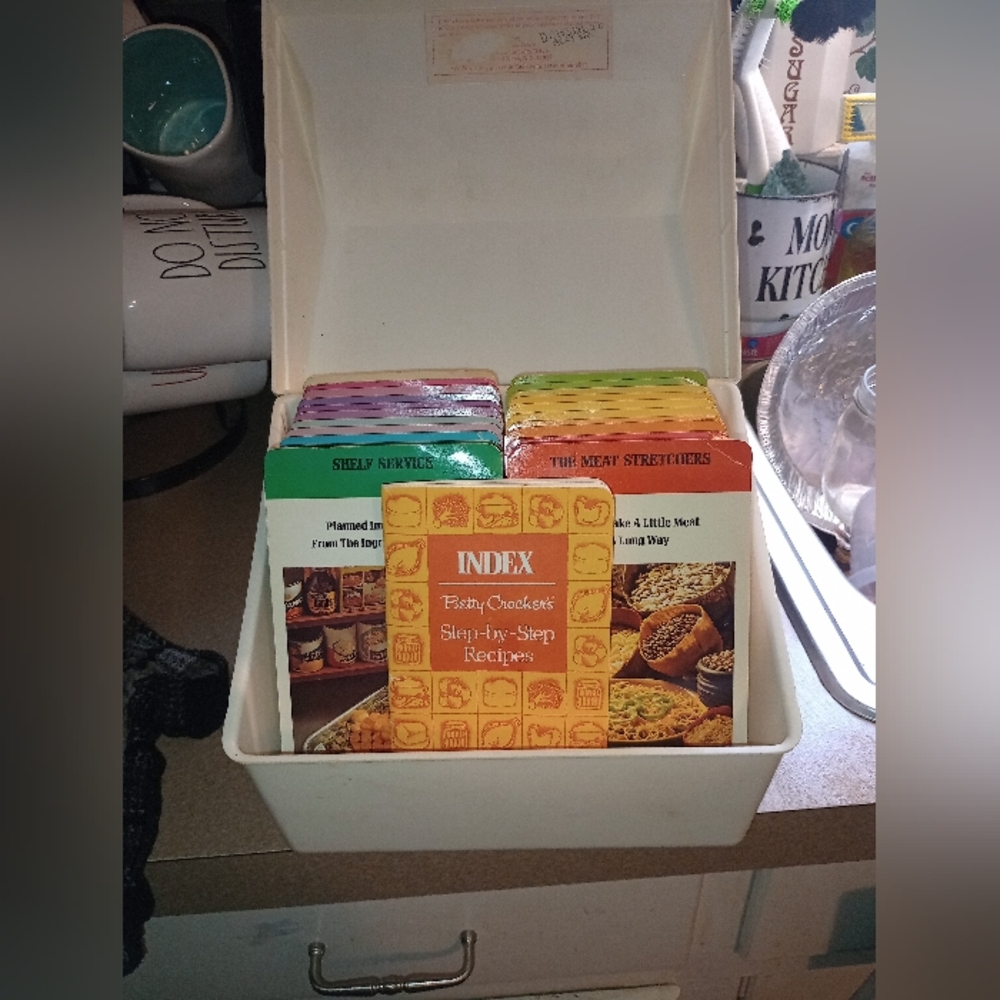 Vintage 1976 Betty Crocker Recipe Card Box with Colorful Dividers